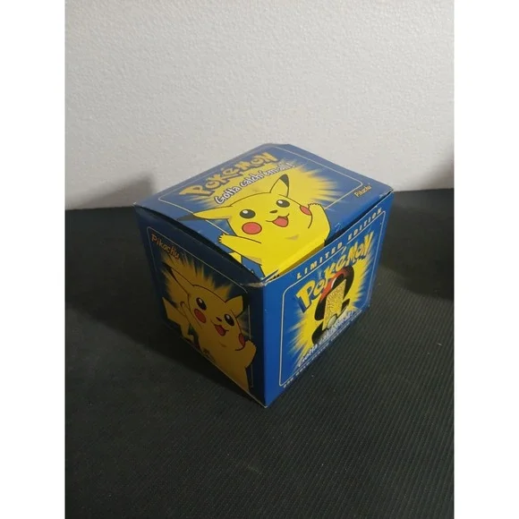pokemon ball with gold card pikachu Pikachu - Pokemon Burger King Gold Card With Pokeball in box main image 0